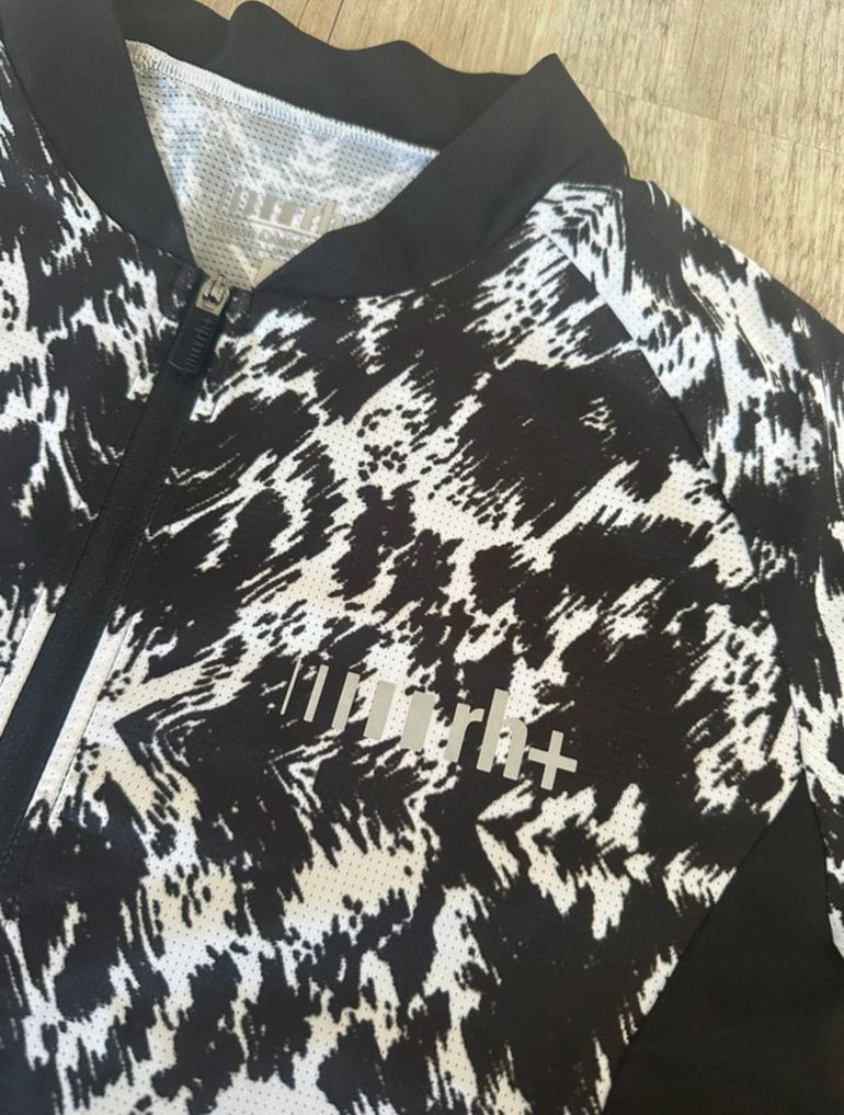 Gebrauchtes Rh+ Trikot schwarz weiß Muster bike — Bild 2 von 5