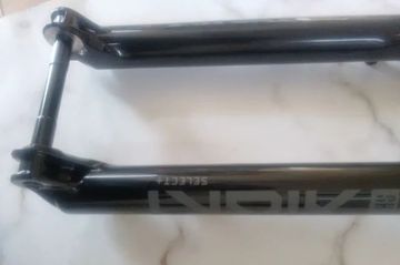 Brugt RockShox Lyrik RC2 Fork bike — billede 3 af 5