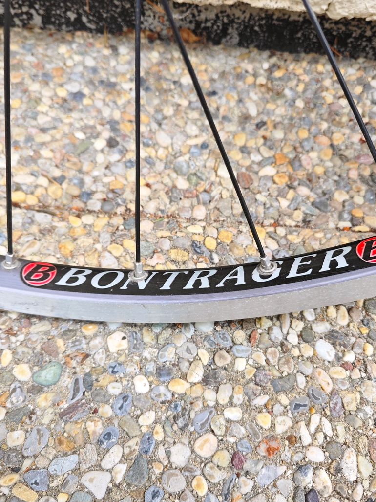 Used Bontrager 26 Zoll Laufradsatz Disc/Rim bike — image 6 of 6