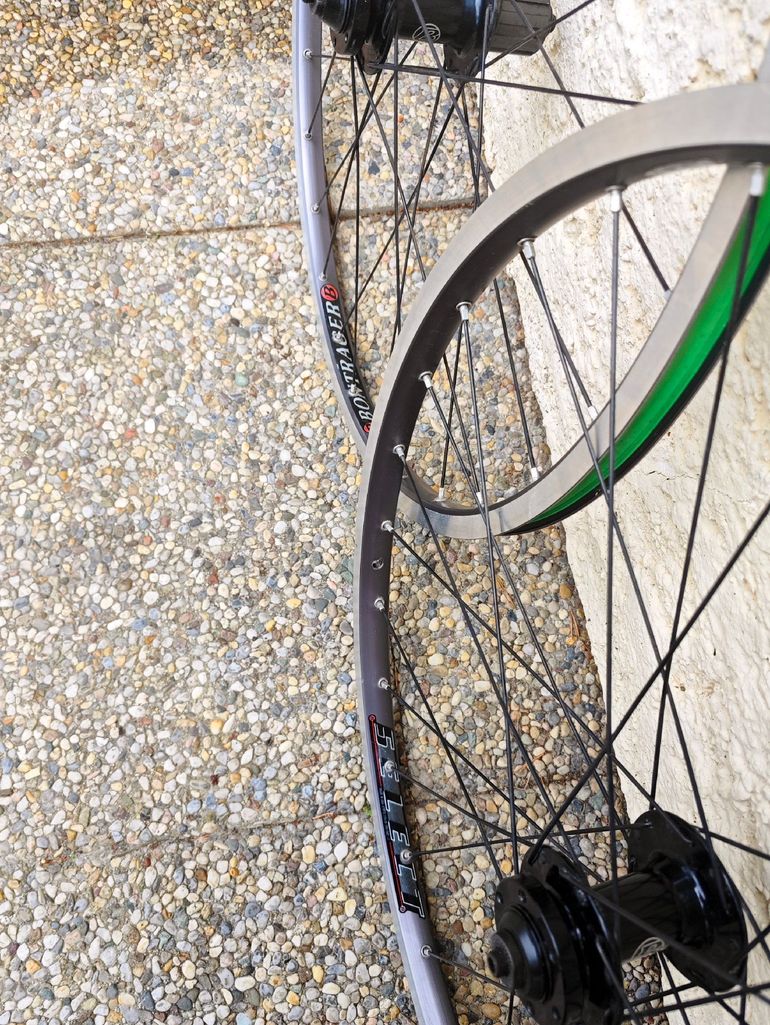 Used Bontrager 26 Zoll Laufradsatz Disc/Rim bike — image 3 of 6
