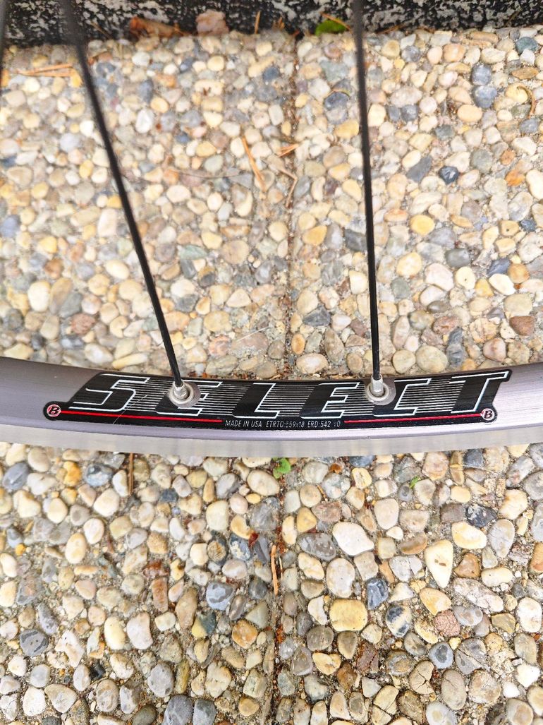 Used Bontrager 26 Zoll Laufradsatz Disc/Rim bike — image 4 of 6