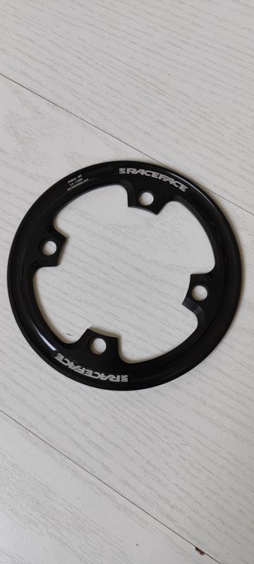 Race Face Bashguard 36T 104mm Drivetrain & Pedals d'occasion