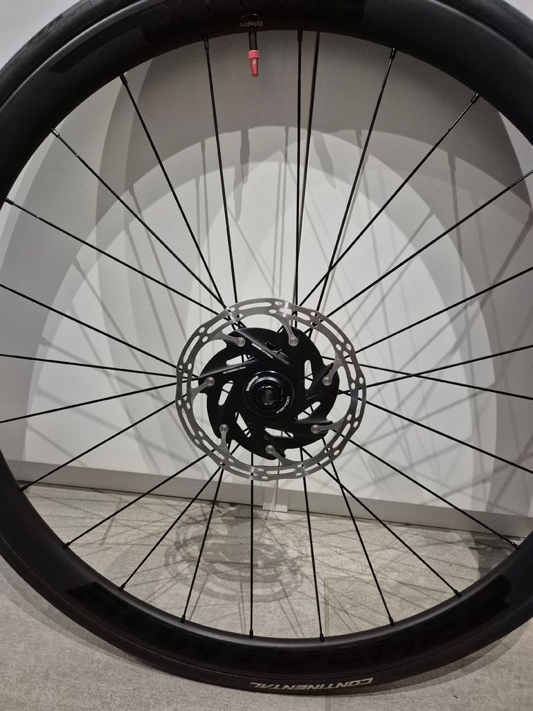 Used Bontrager Aeolus Elite 35 TLR Disc Road Wheel 2025 bike — image 5 of 7