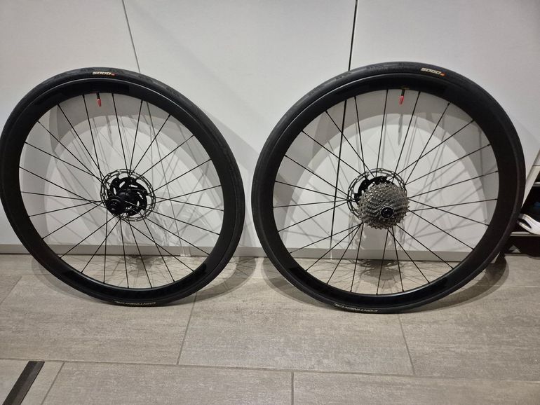 Used Bontrager Aeolus Elite 35 TLR Disc Road Wheel 2025 bike — image 2 of 7
