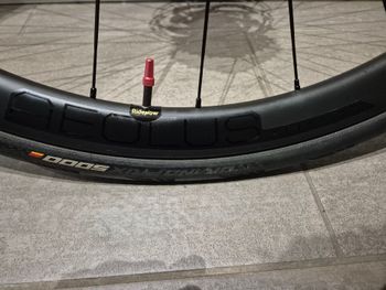 Used Bontrager Aeolus Elite 35 TLR Disc Road Wheel 2025 bike — image 7 of 7