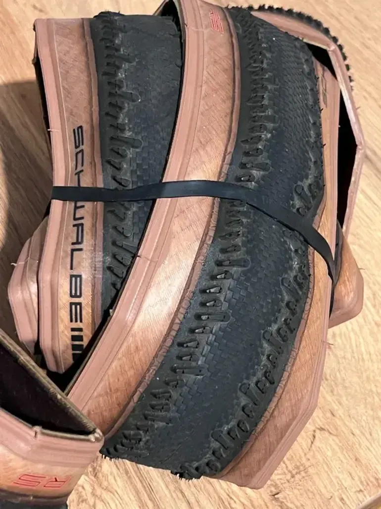 Used Schwalbe G-One RS 40c (700x40c) bike — image 2 of 2
