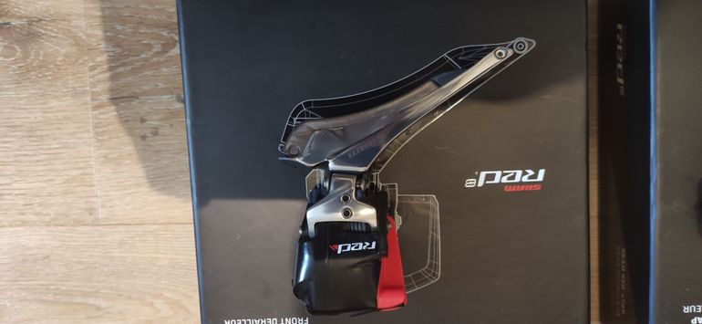 Used Sram Red eTap 11-Speed Rear Derailleur bike — image 5 of 11