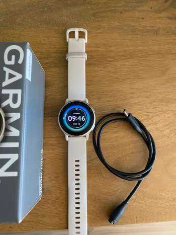 Used Garmin Vívoactive 5 bike — image 2 of 3