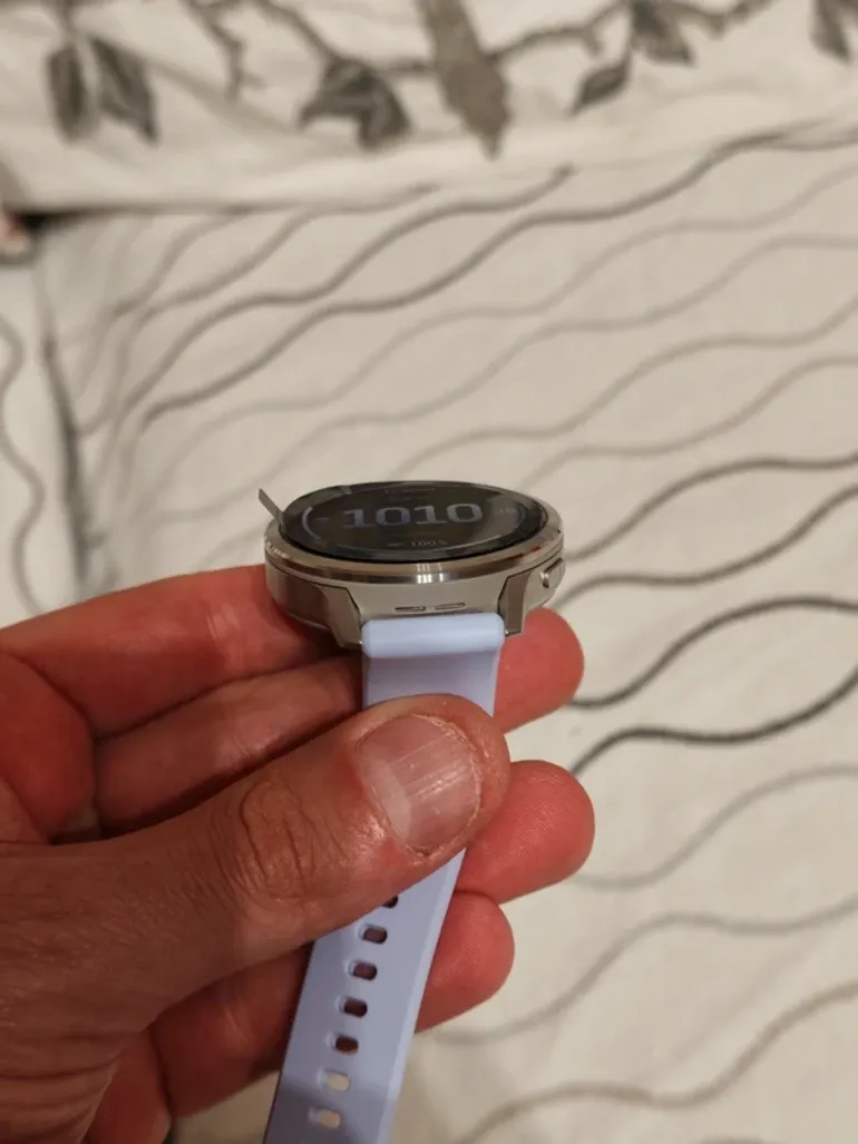 Used Garmin Venu 4 bike — image 2 of 5