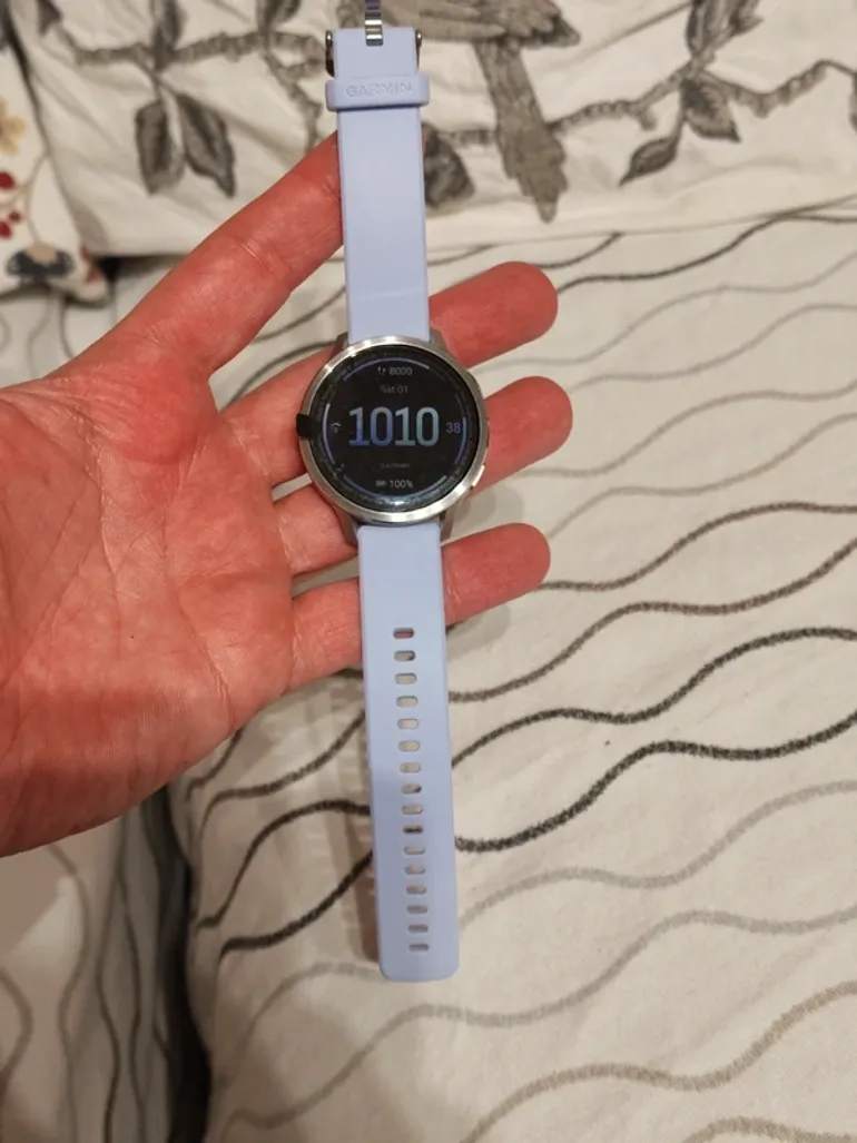 Used Garmin Venu 4 bike — image 1 of 5