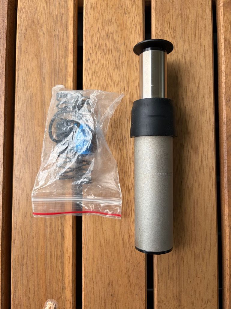 Used Specialized Future Shock 1.5 Cartridge 2020 bike — image 1 of 2