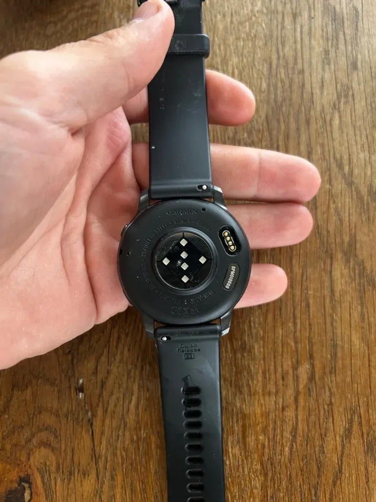 Used Garmin Venu 4 bike — image 4 of 5