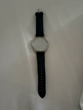 Used Garmin Vivomove Luxe bike — image 2 of 5