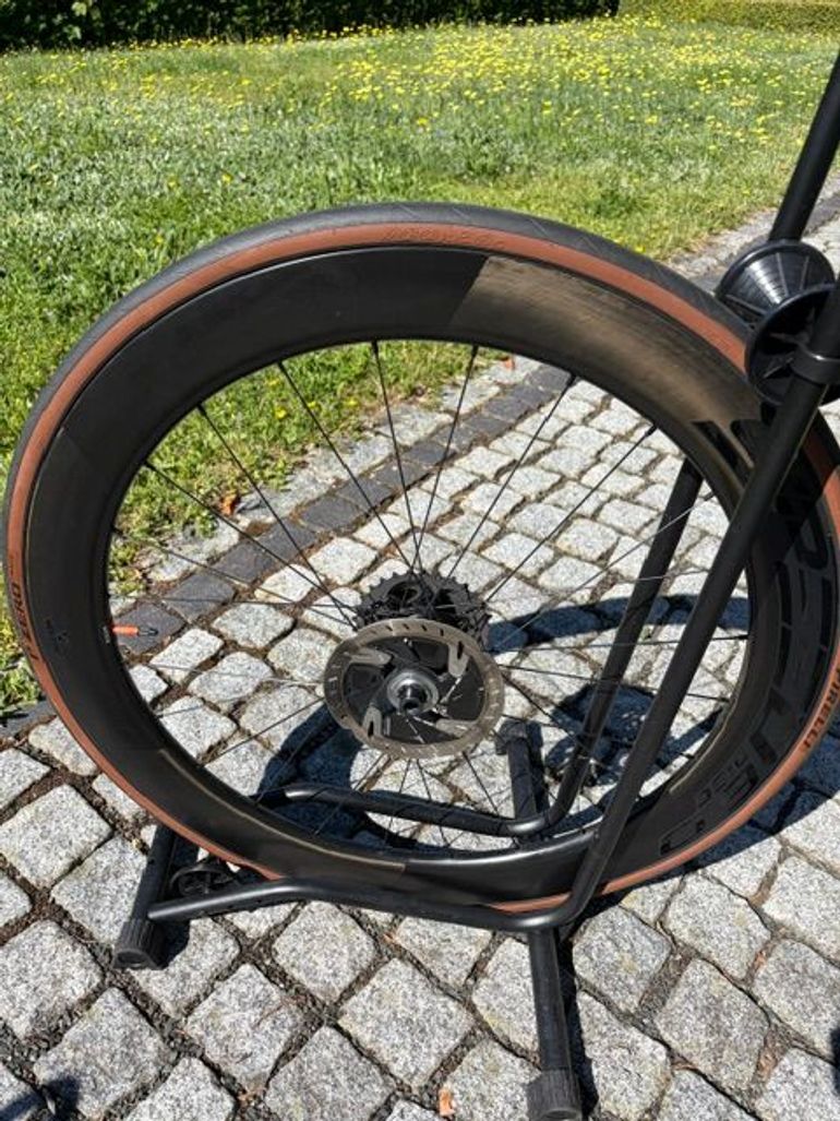 Used Veltec Speed 6.0 Carbon Laufräder mit DT Swiss 240 Naben bike — image 2 of 4