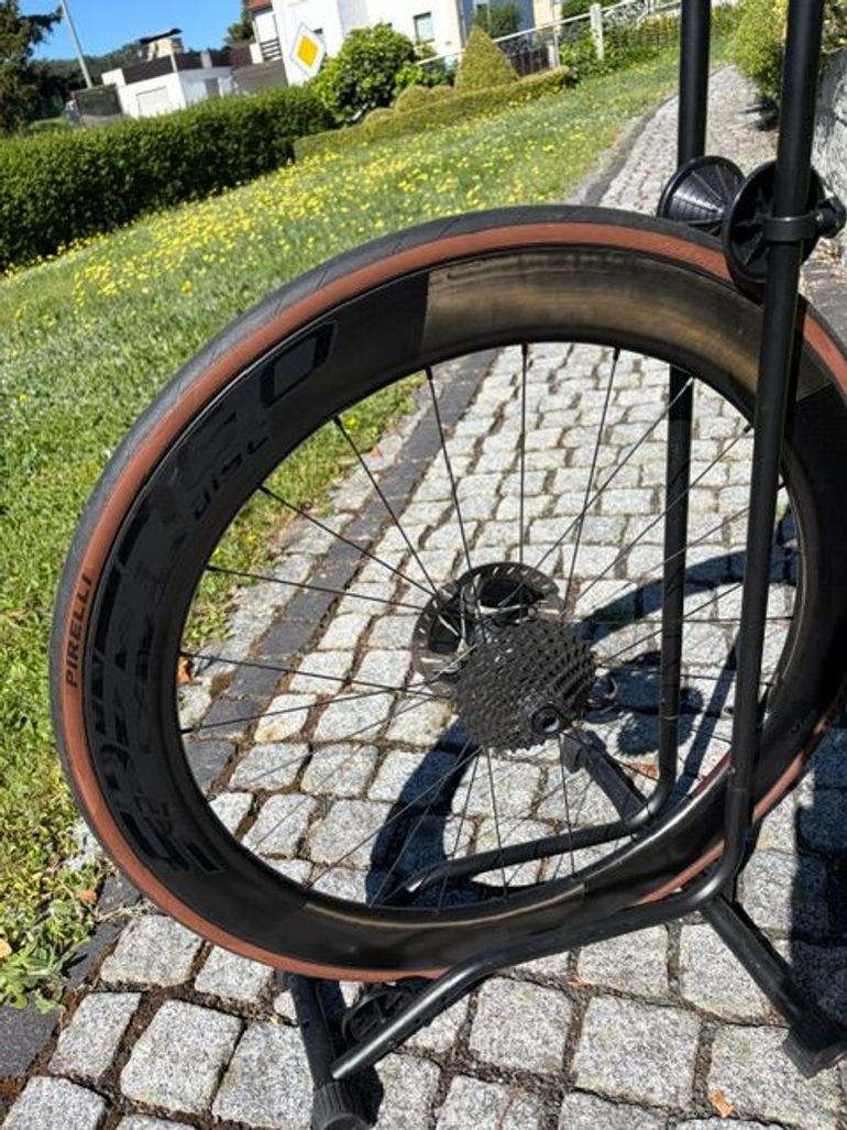 Used Veltec Speed 6.0 Carbon Laufräder mit DT Swiss 240 Naben bike — image 3 of 4