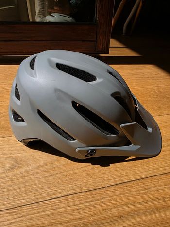 Used Bell Mountainbike Helmet bike — image 4 of 6