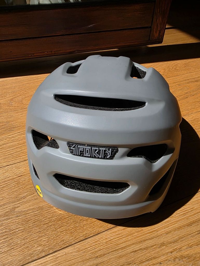 Used Bell Mountainbike Helmet bike — image 2 of 6