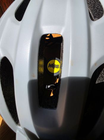 Used Bell Mountainbike Helmet bike — image 5 of 6