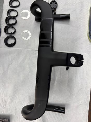 Used alanera RS T1000 Carbon Flared Curved Handlebar 2025 bike — image 5 of 5