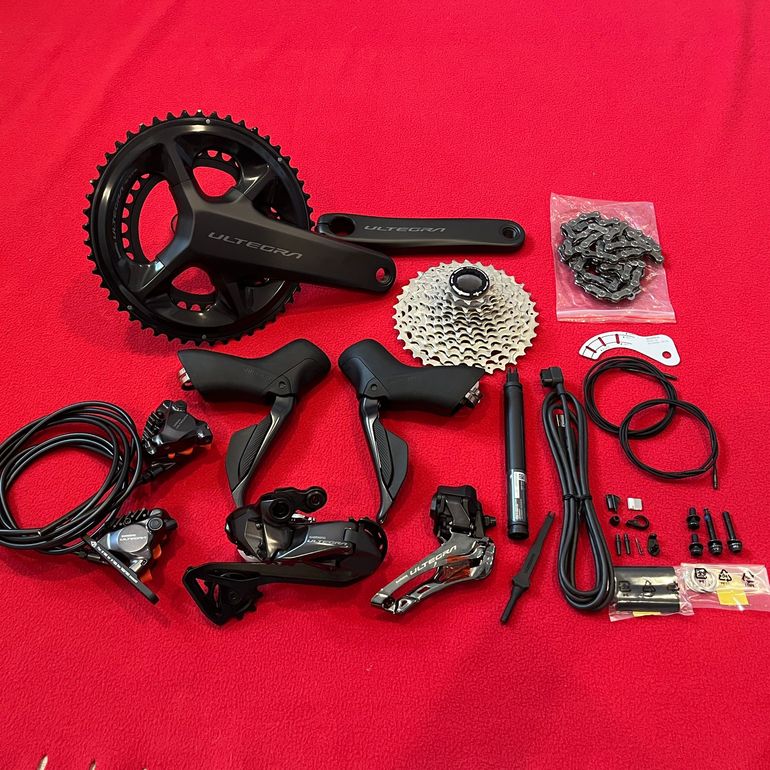 Used Shimano NEW 165mm 8170 Ultegra 2x12 Di2 50/34 ,11-34 groupset bike — image 1 of 9