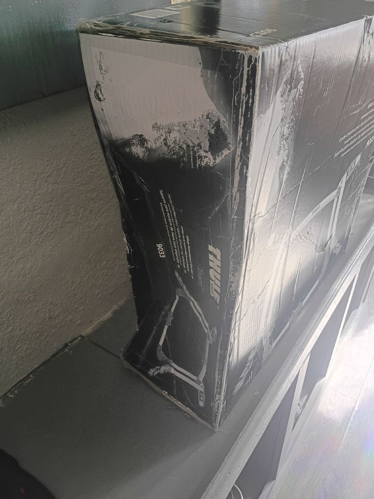 Used Thule Tram 9033 Ski & Snowboard Carrier bike — image 3 of 4