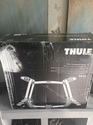 Used Thule Tram 9033 Ski & Snowboard Carrier Snowboarding & Splitboarding