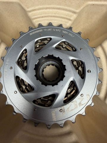 Używany Sram Red 12V Cassette 2023 bike — zdjęcie 3 z 4