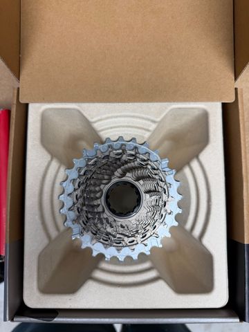 Brugt Sram Red 12V Cassette 2023 Drivetrain & Pedals