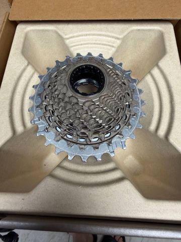 Używany Sram Red 12V Cassette 2023 bike — zdjęcie 2 z 4