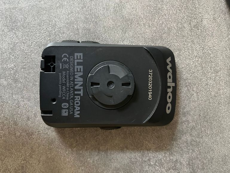 Used Wahoo ELEMNT ROAM v2 GPS Bike Computer 2021 bike — image 3 of 7