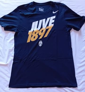 Käytetty Juventus T shirt Ballsport Clothing