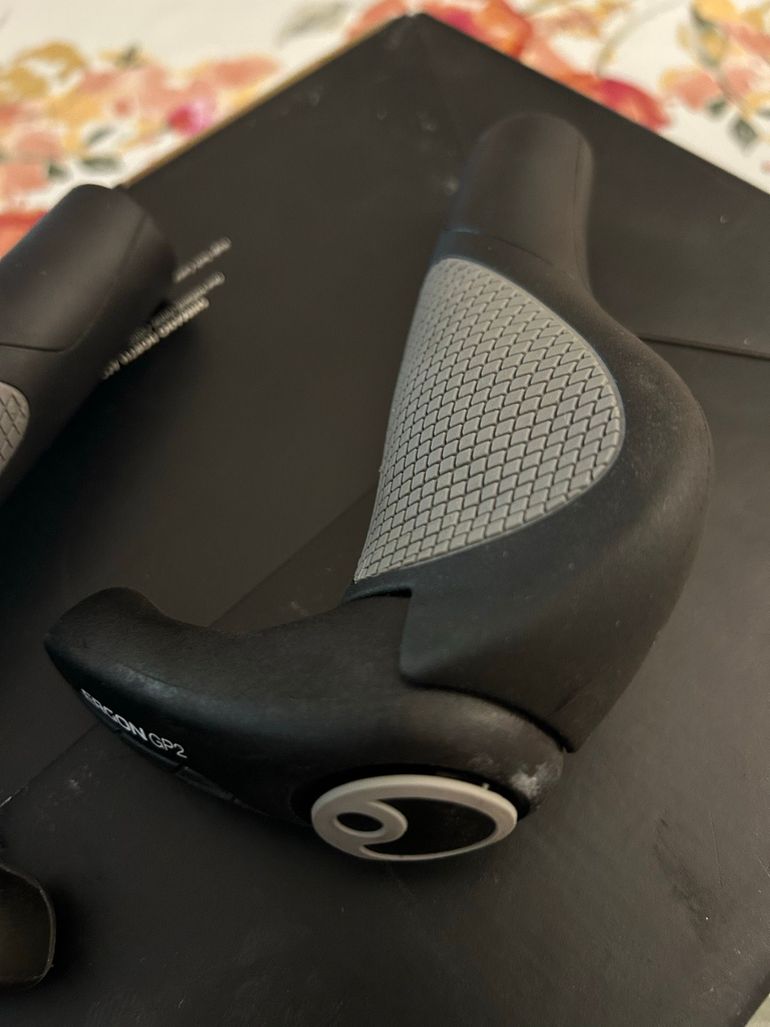 Used Ergon GP2 Grips 2021 bike — image 3 of 5