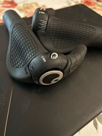 Used Ergon GP2 Grips 2021 bike — image 4 of 5