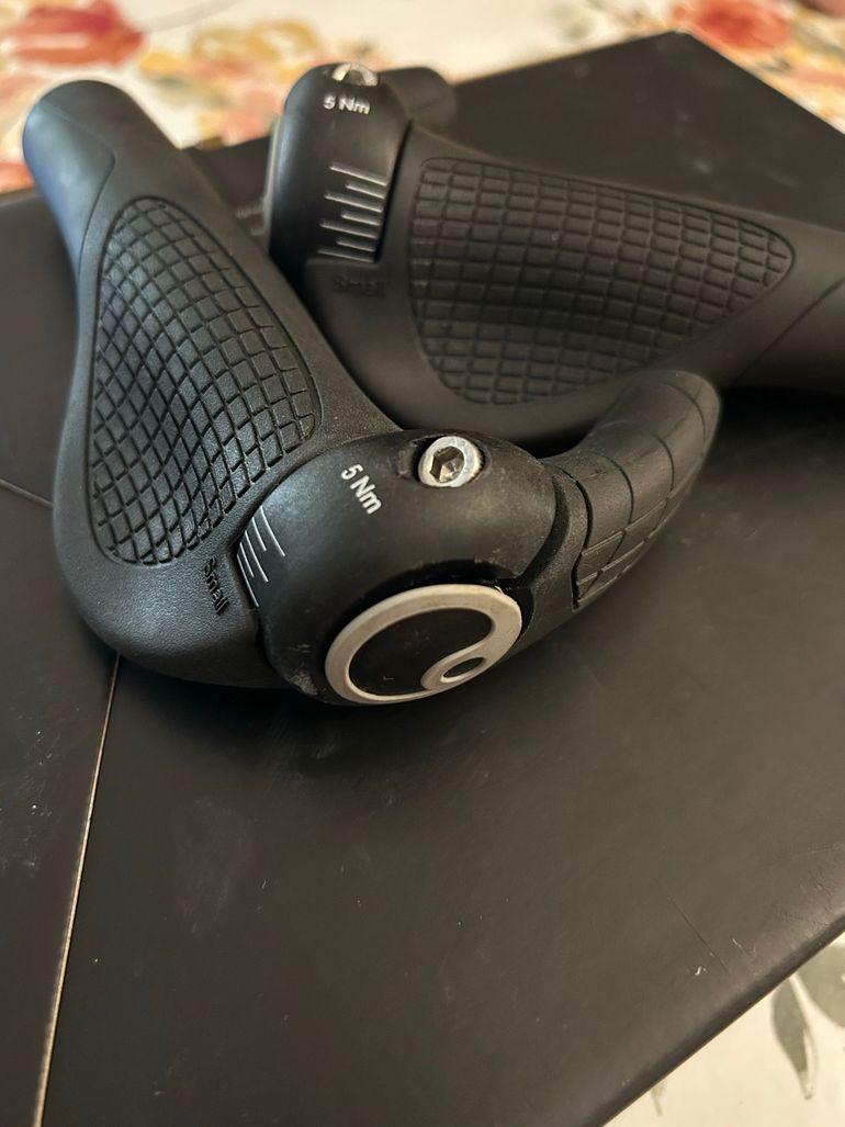 Used Ergon GP2 Grips 2021 bike — image 4 of 5