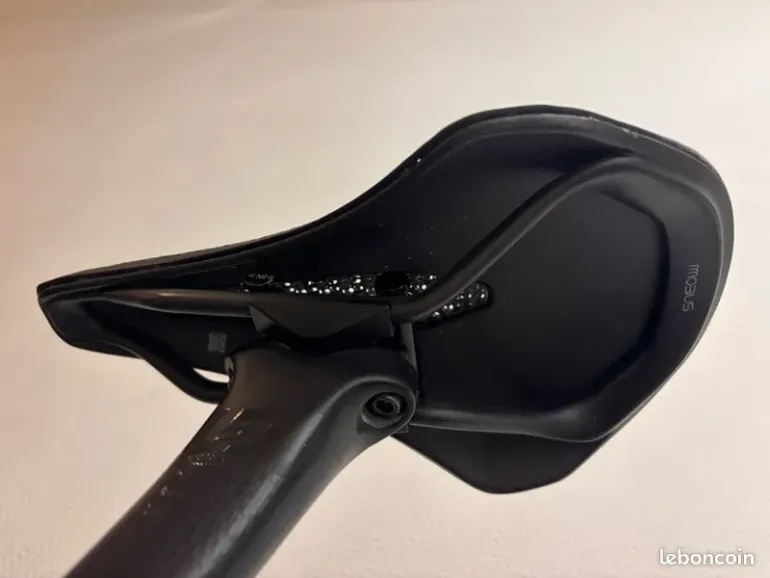 Used Fizik Vento Argo 00 Adaptive 2026 bike — image 5 of 6