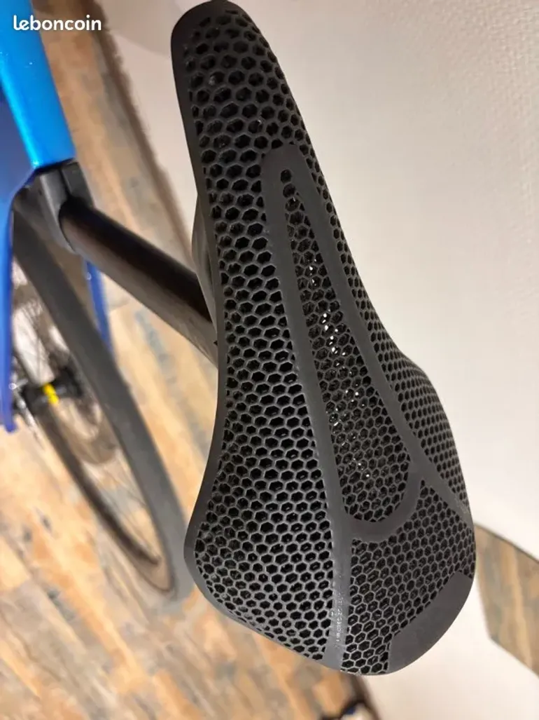 Used Fizik Vento Argo 00 Adaptive 2026 bike — image 2 of 6