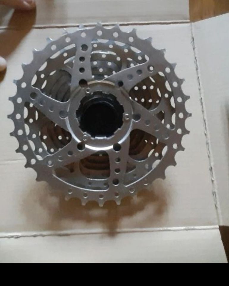 Used Shimano Cassette 11-32 bike — image 3 of 4