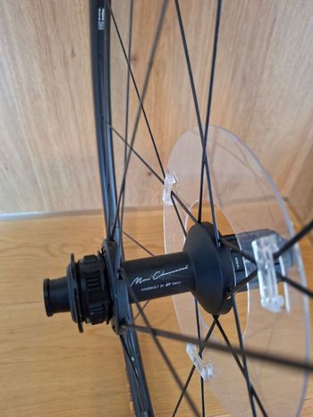 Used Dt Swiss PRC 1100 DICUT Mon Chasseral bike — image 8 of 10