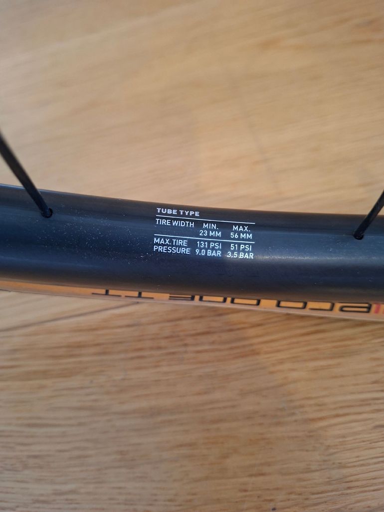 Used Dt Swiss PRC 1100 DICUT Mon Chasseral bike — image 7 of 10