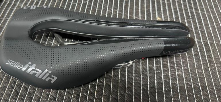 Used Selle Italia WATT Gel Superflow Carbon Saddle 2025 bike — image 2 of 3