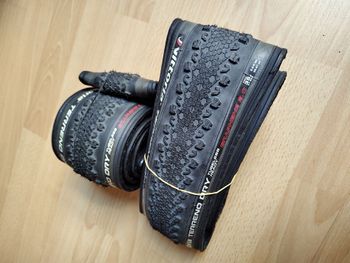 Used Vittoria terreno dry 2025 bike — image 3 of 4