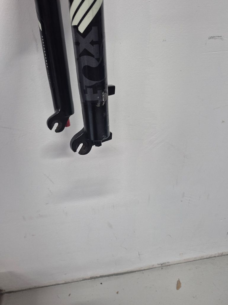 Used Fox Float 32 Performance Series 29er bike — image 6 of 7