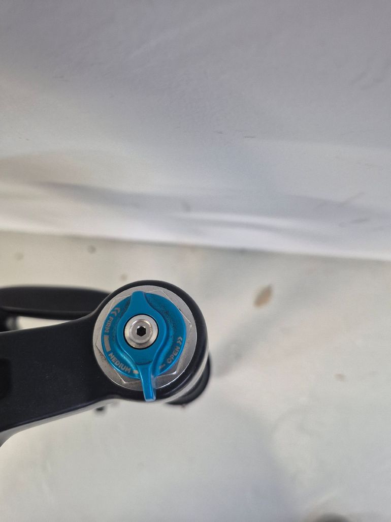 Used Fox Float 32 Performance Series 29er bike — image 5 of 7
