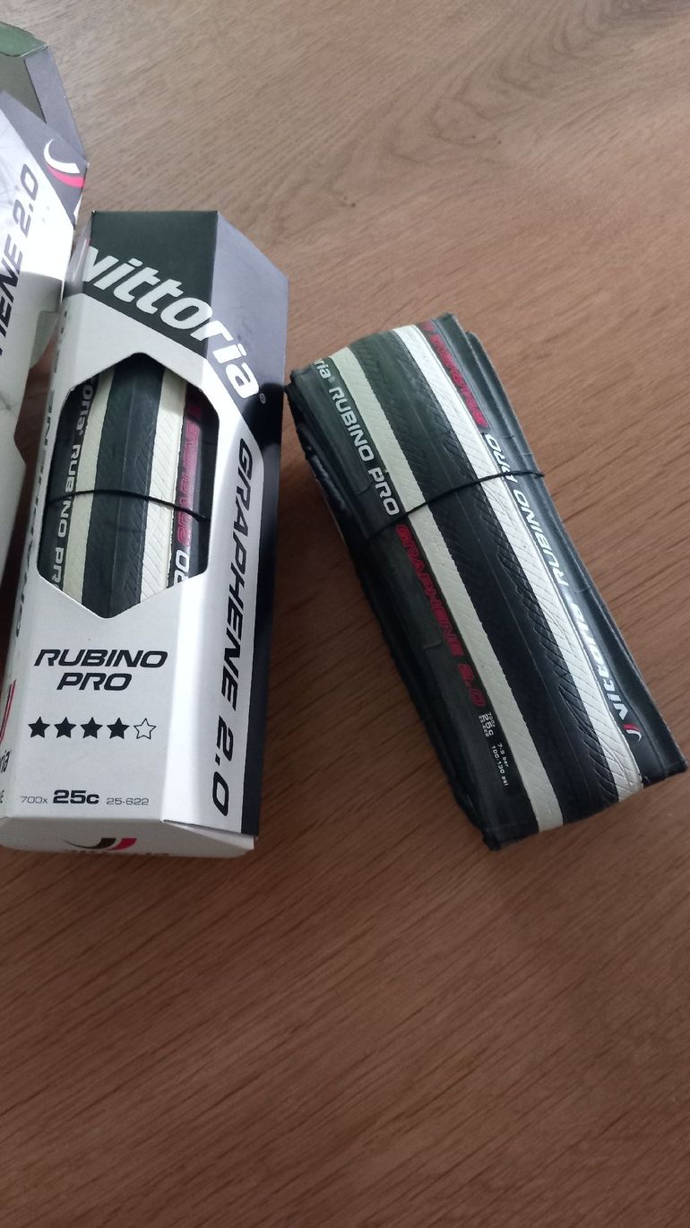 Used Vittoria Rubino Pro Graphene 2.0 2026 bike — image 3 of 5