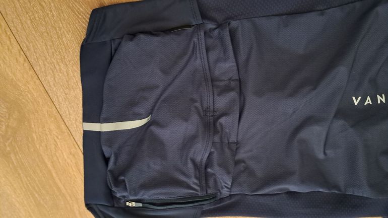 Used Van Rysel Maillot Azul marino talla S 2025 bike — image 3 of 5