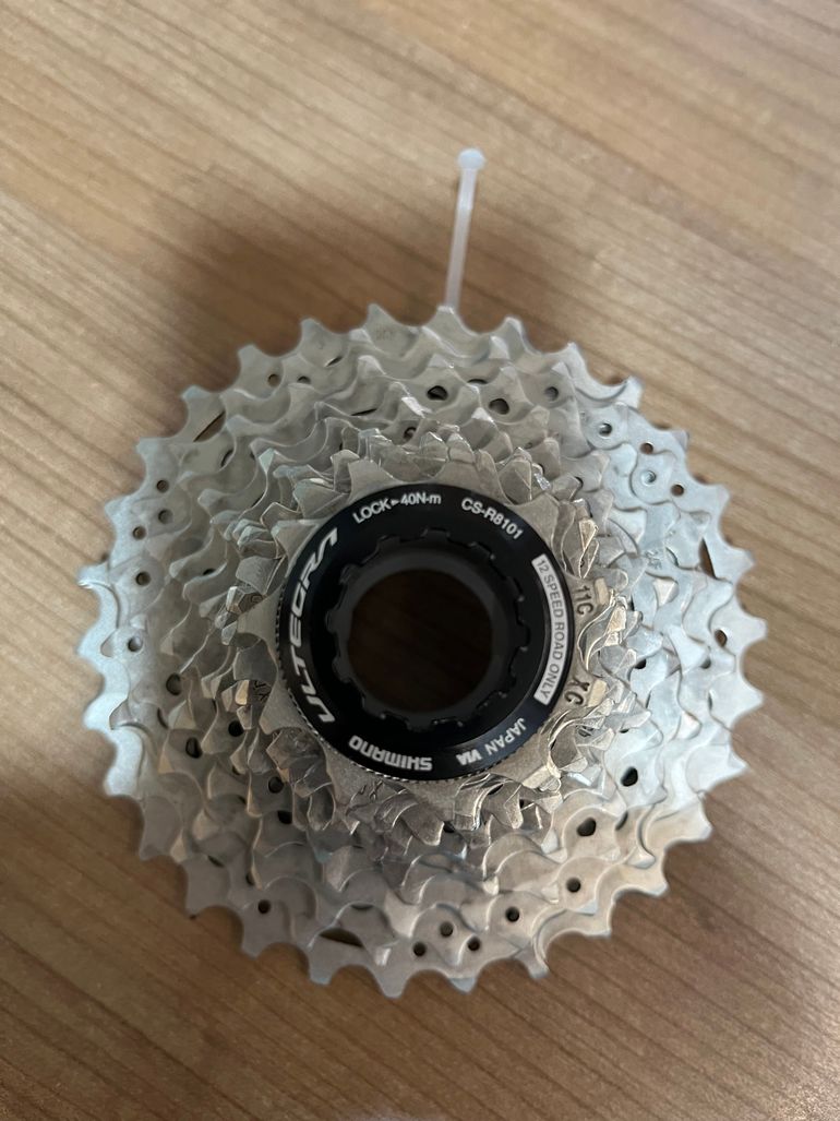 Used Shimano CS-R8101 12-speed 2024 bike — image 3 of 5