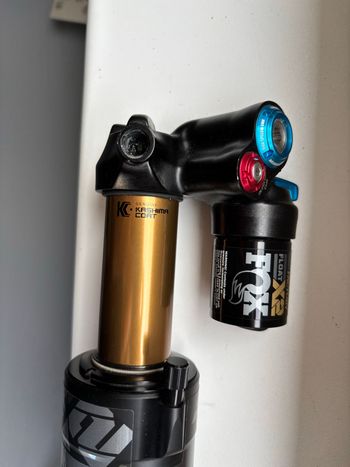 Used Fox FLOAT X2 FACTORY Air Shock bike — image 4 of 5