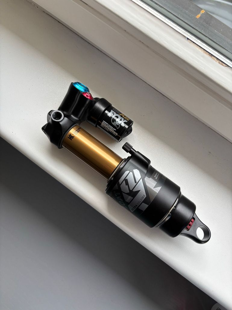 Used Fox FLOAT X2 FACTORY Air Shock bike — image 1 of 5