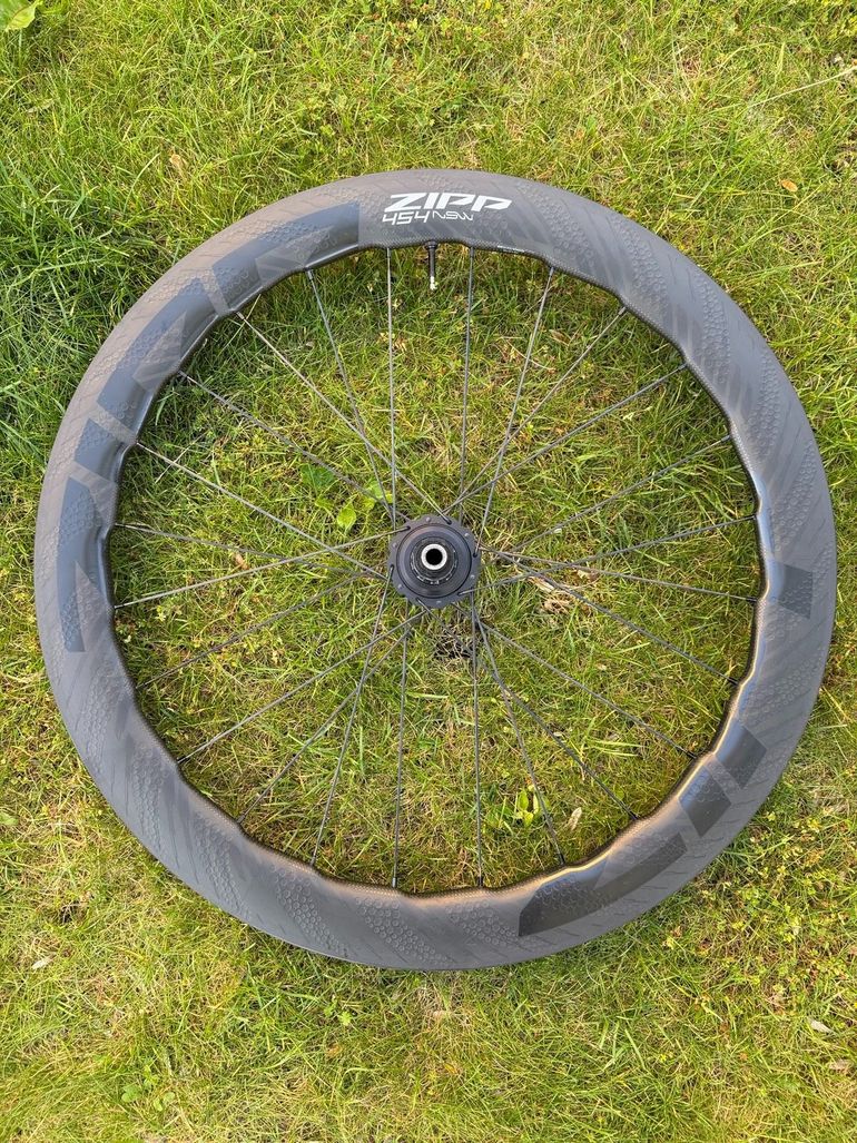 Used Zipp 454 NSW 2024 bike — image 3 of 7