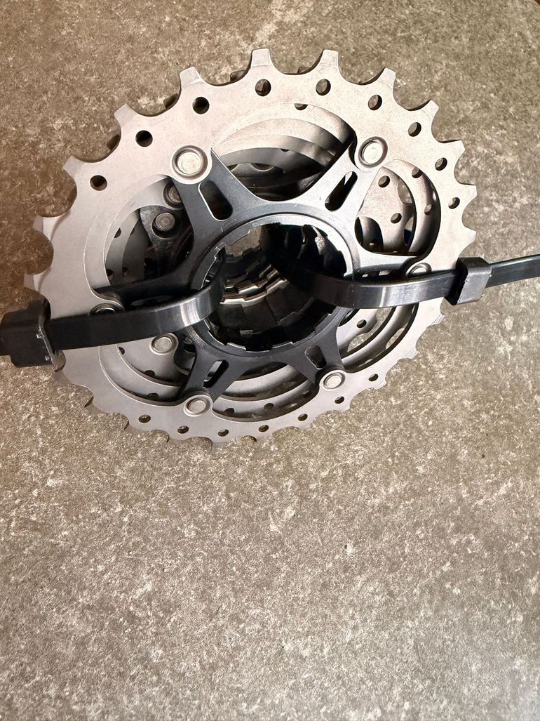Used Shimano Dura Ace 11 Speed Kassette 11-25 bike — image 4 of 5